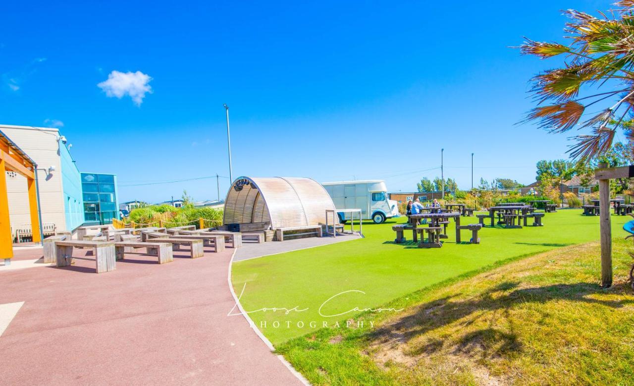 Sea 'N' Stars Platinum Plus Holiday Home With Views, Free Wifi And Netflix Camber Zewnętrze zdjęcie