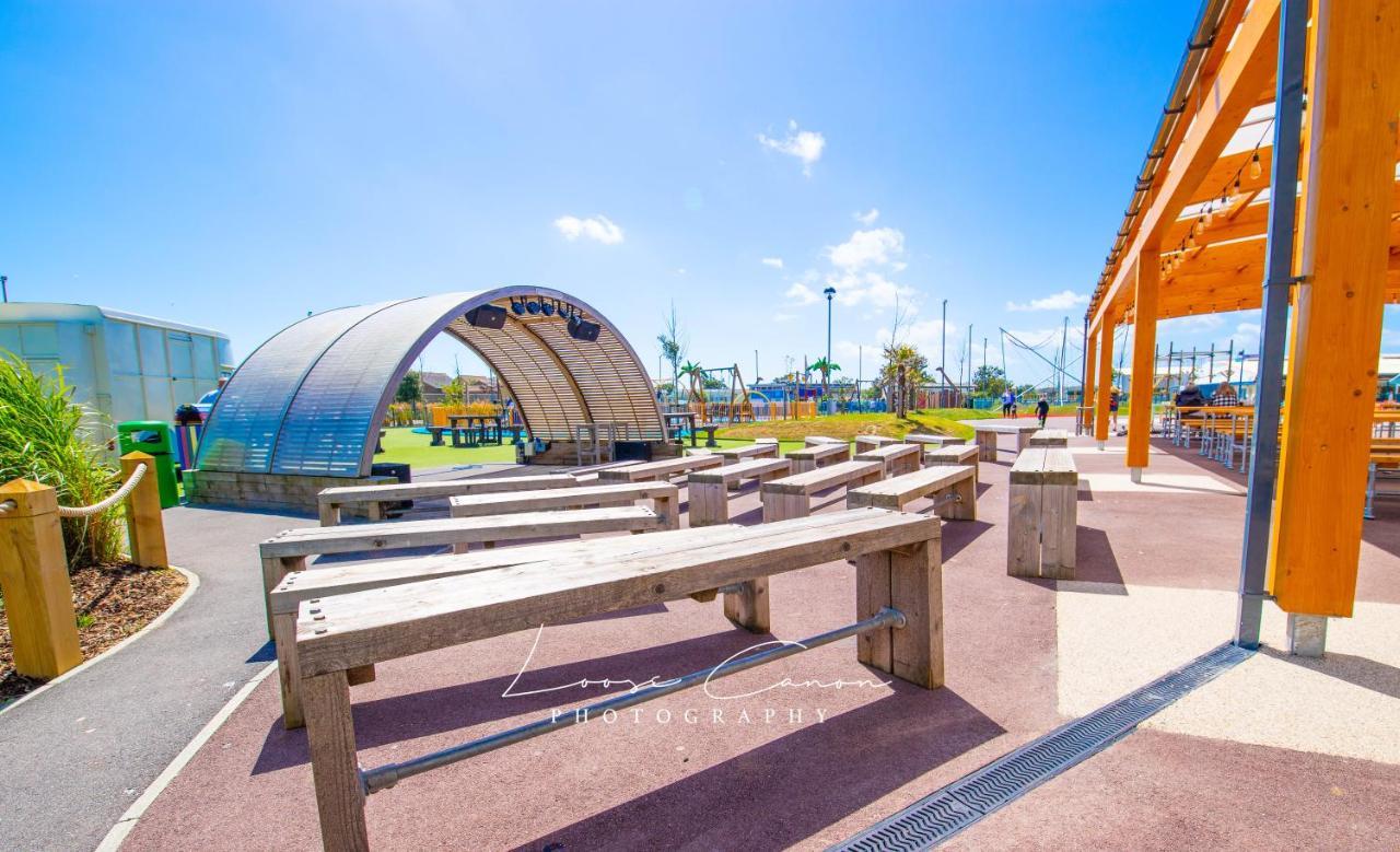 Sea 'N' Stars Platinum Plus Holiday Home With Views, Free Wifi And Netflix Camber Zewnętrze zdjęcie