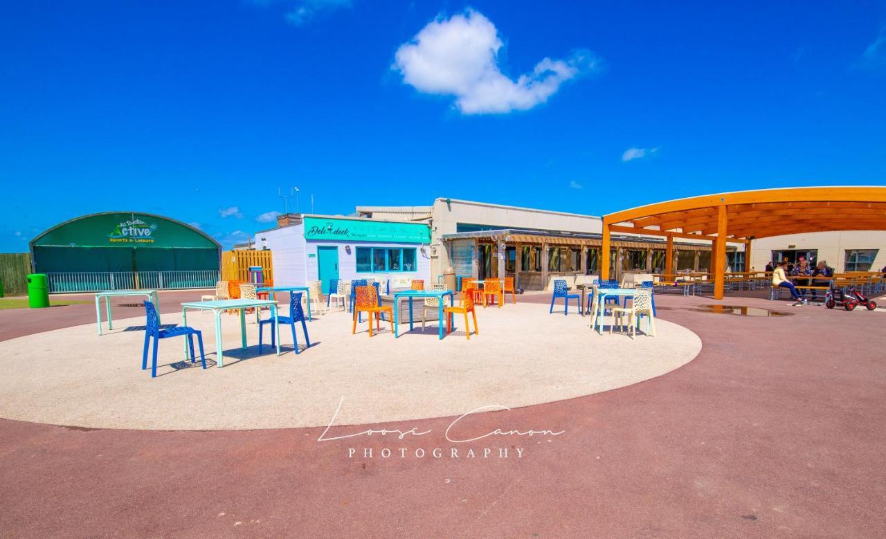 Sea 'N' Stars Platinum Plus Holiday Home With Views, Free Wifi And Netflix Camber Zewnętrze zdjęcie