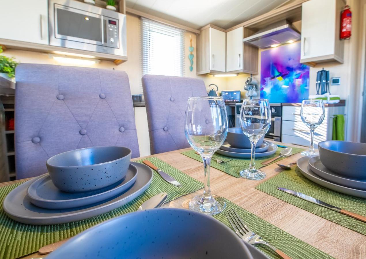 Sea 'N' Stars Platinum Plus Holiday Home With Views, Free Wifi And Netflix Camber Zewnętrze zdjęcie