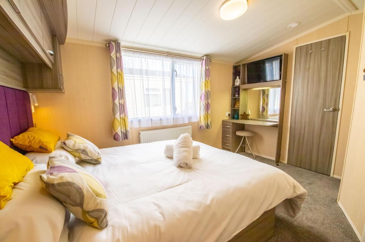 Sea 'N' Stars Platinum Plus Holiday Home With Views, Free Wifi And Netflix Camber Zewnętrze zdjęcie